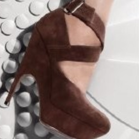 🎉Host pick 🎉 AUTHENTIC!!YVES SAINT LAURENT SHOES - Picture 4 of 4