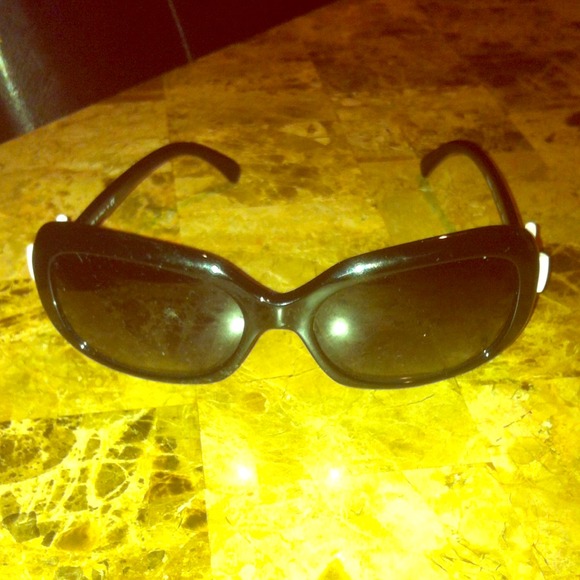 Authentic Chanel Black Bow Sunglasses - Picture 1 of 4