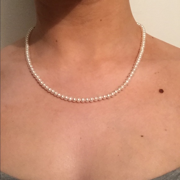 18" Dainty Pearl Necklace - Picture 1 of 7