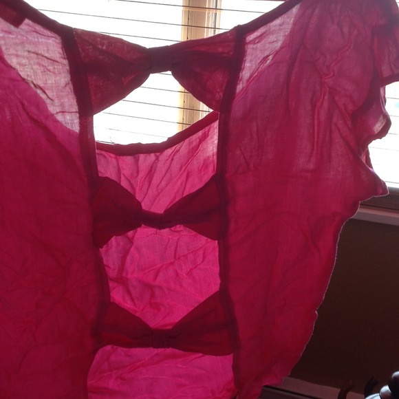 Pink shirt open back bows