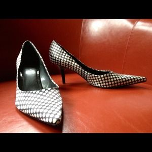 Adorable polka dot Nine West kitten heels