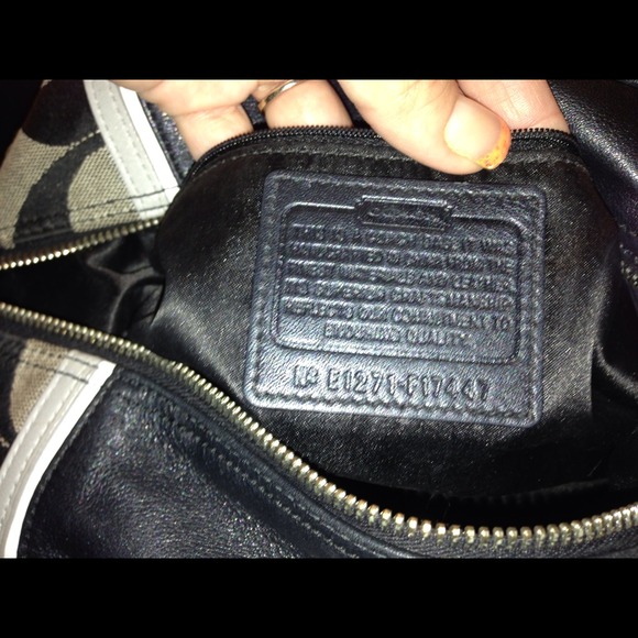 ⚠️Coach Ashely Signature ⚠️ - Picture 5 of 5