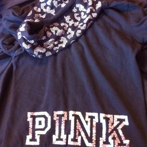 Vs hoodie size xs but fits like a m/l