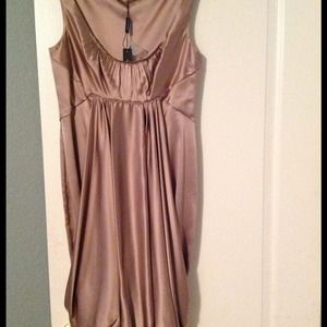 Elie tahari dress. European so bust runs small.