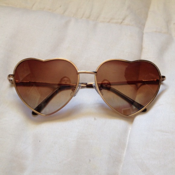 SOLD🚫 Heart shaped sunglasses