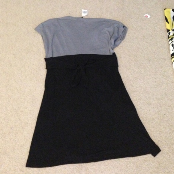 Dress - Picture 3 of 4