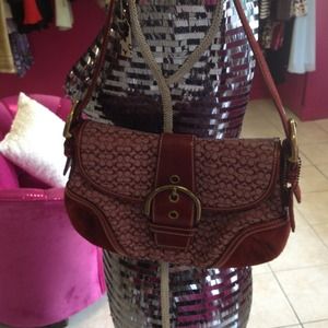 ❌SOLD❌Authentic Coach cranberry shoulder bag
