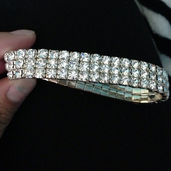 Adorable bracelet!💕