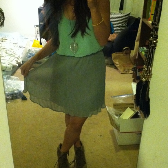 SOLD Mint& grey dress! Pins and needles - Picture 3 of 3