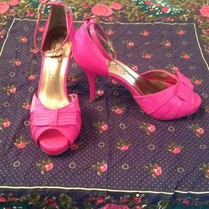 Romantic Soles Hot Pink Heels: 7.5