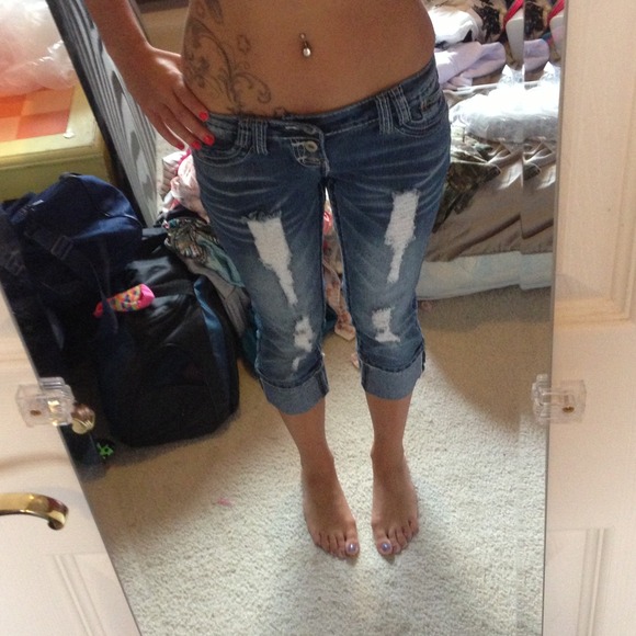 Distressed capris
