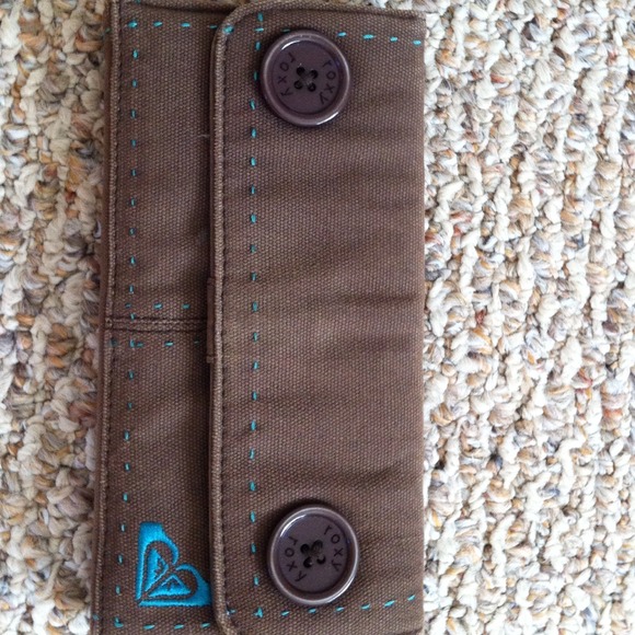 Brown roxy wallet with teal details