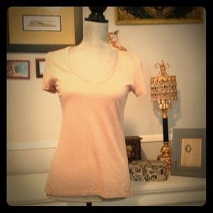 💔Sold💔 tee, pale dusty pink, V neck