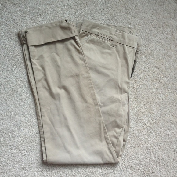 khaki gap capris