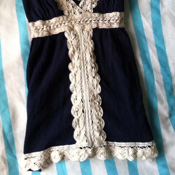 BUNDLED! lace navy tank top - Picture 2 of 4
