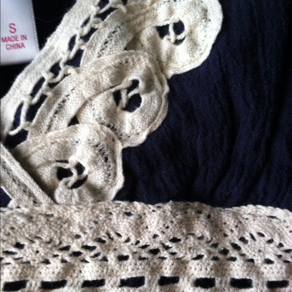 BUNDLED! lace navy tank top - Picture 4 of 4