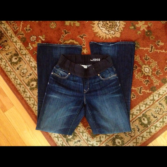 GAP Maternity Jeans - Size 30 (size 10)