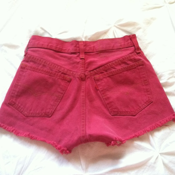 LOWERED PRICE. 26 in, Red High Waisted Levi Shorts - Picture 2 of 4