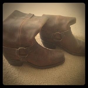 Frye cowboots !!