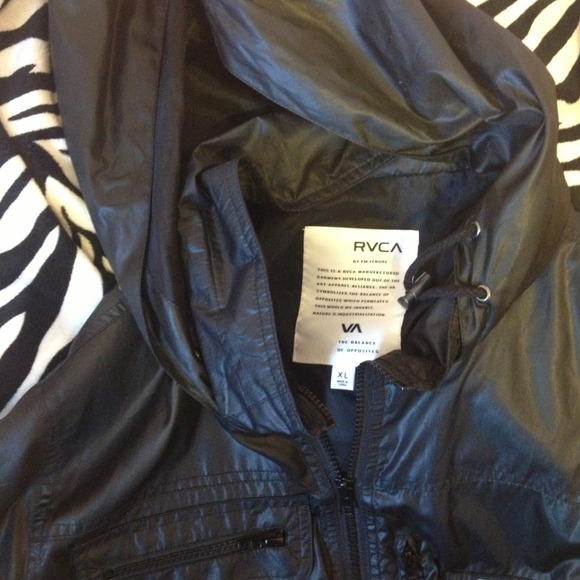 ๐๐๐๐SOLD ๐๐๐๐RVCA jacket - Picture 2 of 3