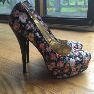 6" Black/Floral Heels