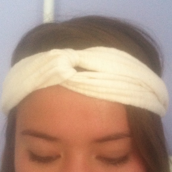 ❌SOLD❌Top Knot Headband