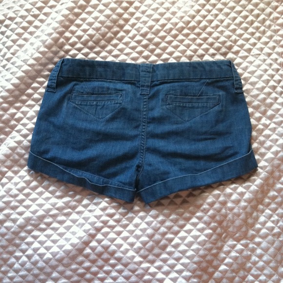 LOWERED PRICE Size 26 Blue Denim Hip Hugger Shorts - Picture 2 of 4