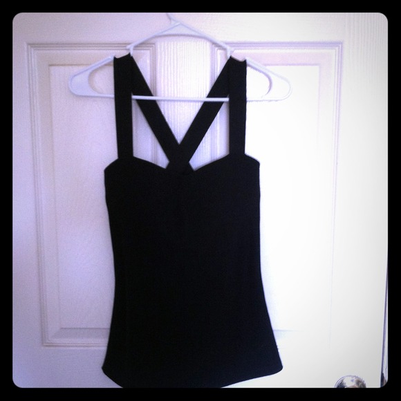Cross back fitted top