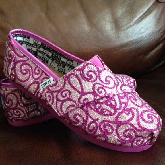 🚫Sold🚫AUTHENTIC TOMS Pink Print Glitter kids