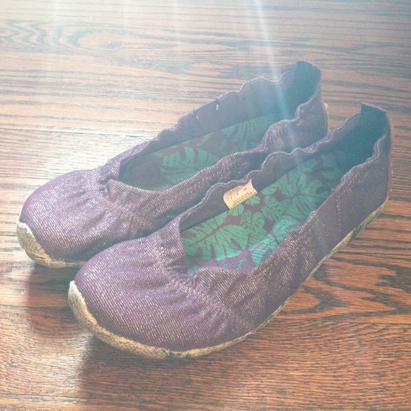NWOT - KOA Canvas purple metallic ballet flats