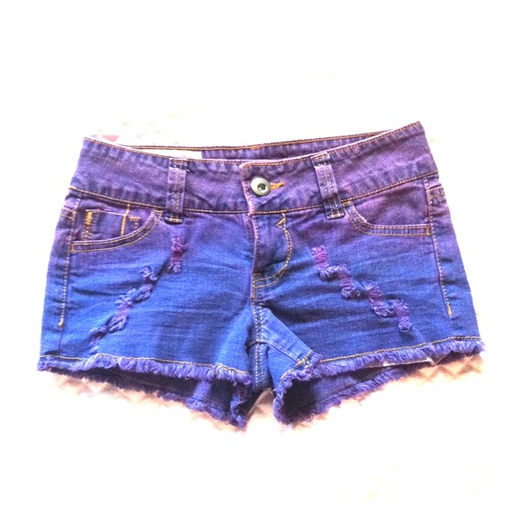 Size: 0 Purple.Distressed. Short Shorts. 1/2 PRICE - Picture 1 of 4