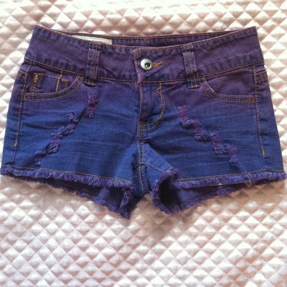 Size: 0 Purple.Distressed. Short Shorts. 1/2 PRICE - Picture 3 of 4