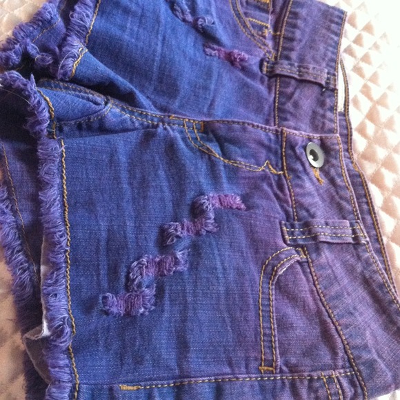 Size: 0 Purple.Distressed. Short Shorts. 1/2 PRICE - Picture 4 of 4