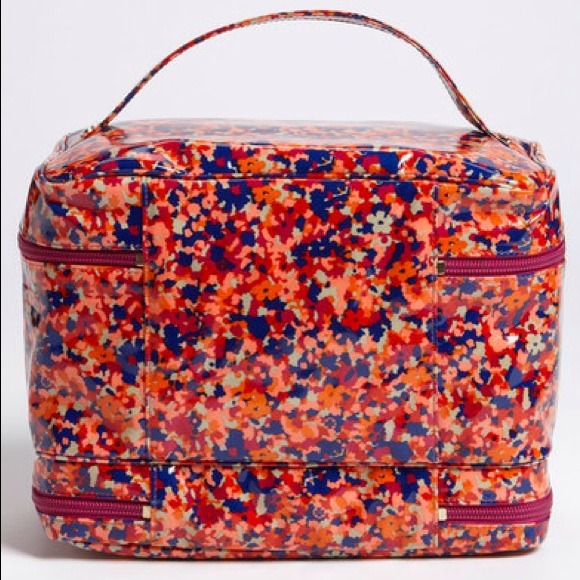 π Looking For Tory Burch Train Cosmetic Case π - Picture 4 of 4