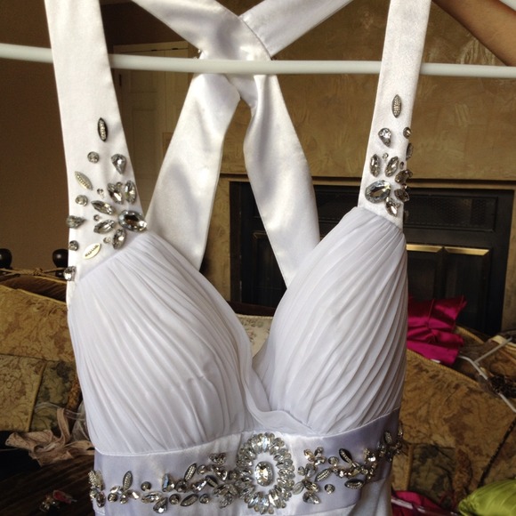 Prom dress - Picture 2 of 4