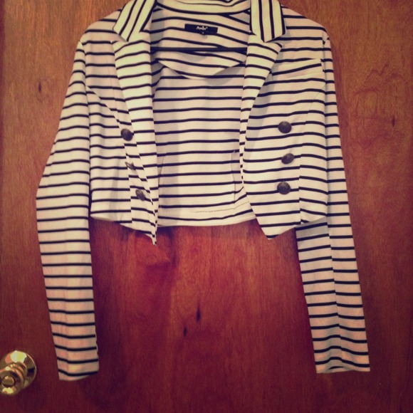 Striped half blazer