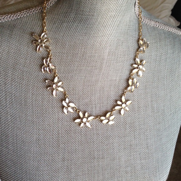 NWT J.Crew Statement necklace - Picture 2 of 4