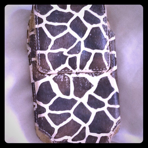 Bundled with JC purse for tammra