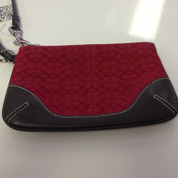 ❌SOLD❌Authentic Coach signature wristlet