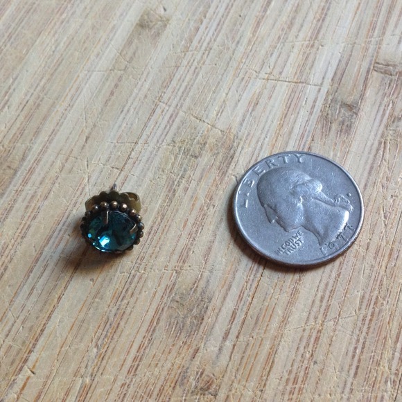 ❌❌❌Sorrelli || Turquoise Stud Earring - Picture 3 of 4