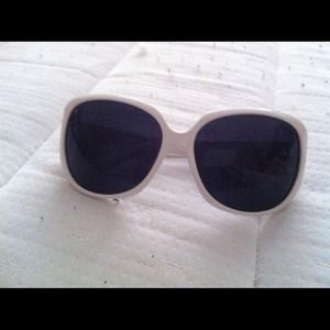 🌟bundled🌟 for mylifeas ! white sunglasses