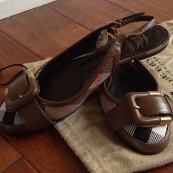 Burberry flats