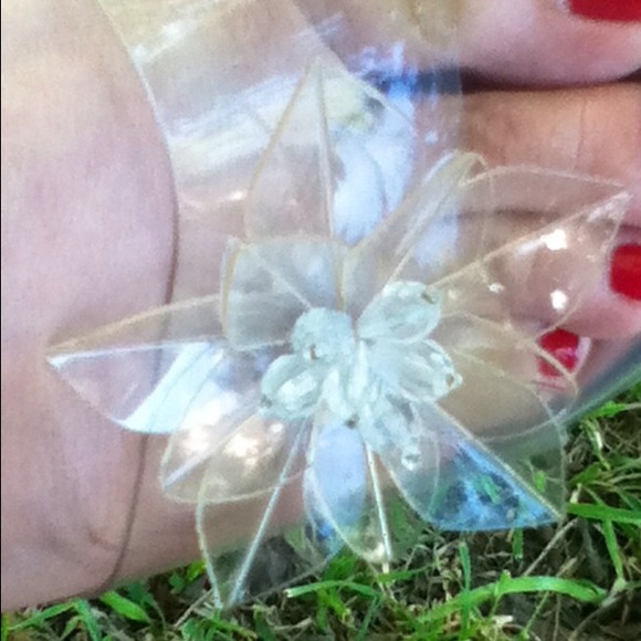 πSOLDπQupid Clear & Holey Wedges - Picture 3 of 4