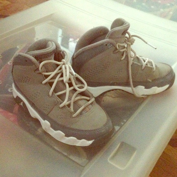 cool grey 9s 👶size 11.5c 👶