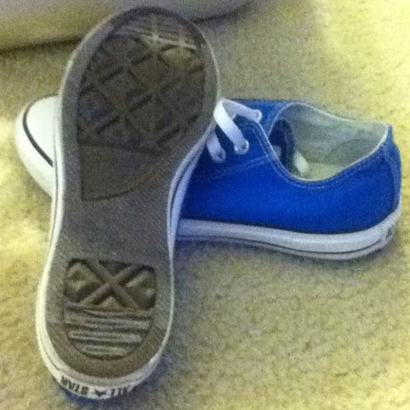 Converse - Picture 3 of 3