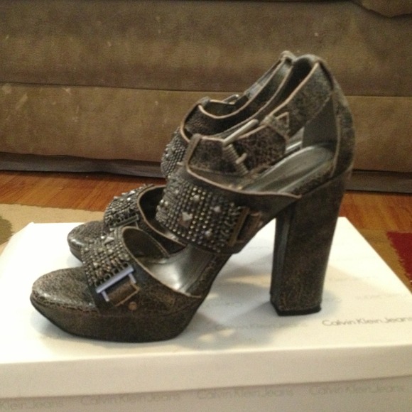 Calvin Klein Cracked Leather Heel sandal - Picture 1 of 4