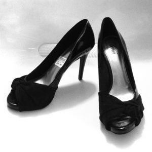Fioni Peep Toe Black Pumps