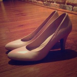 Naturalizer 3" heels. "Clava" Size 7, Narrow.