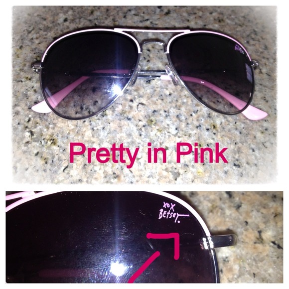 XOX Betsey Pink Sunglasses🎀