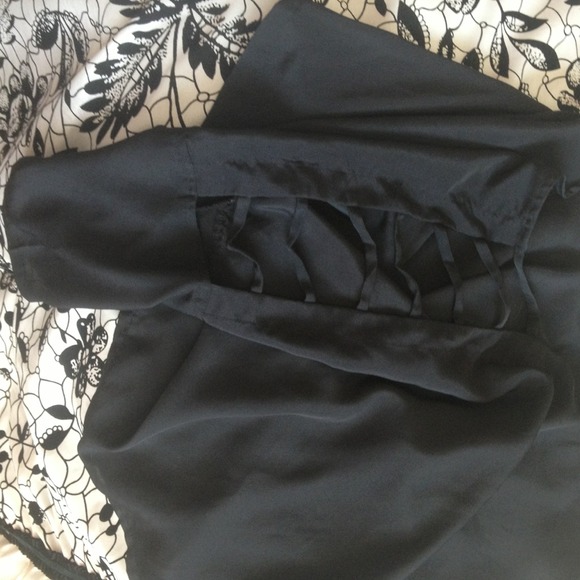 ❌ TRADE ❌ Black Top - Picture 2 of 2